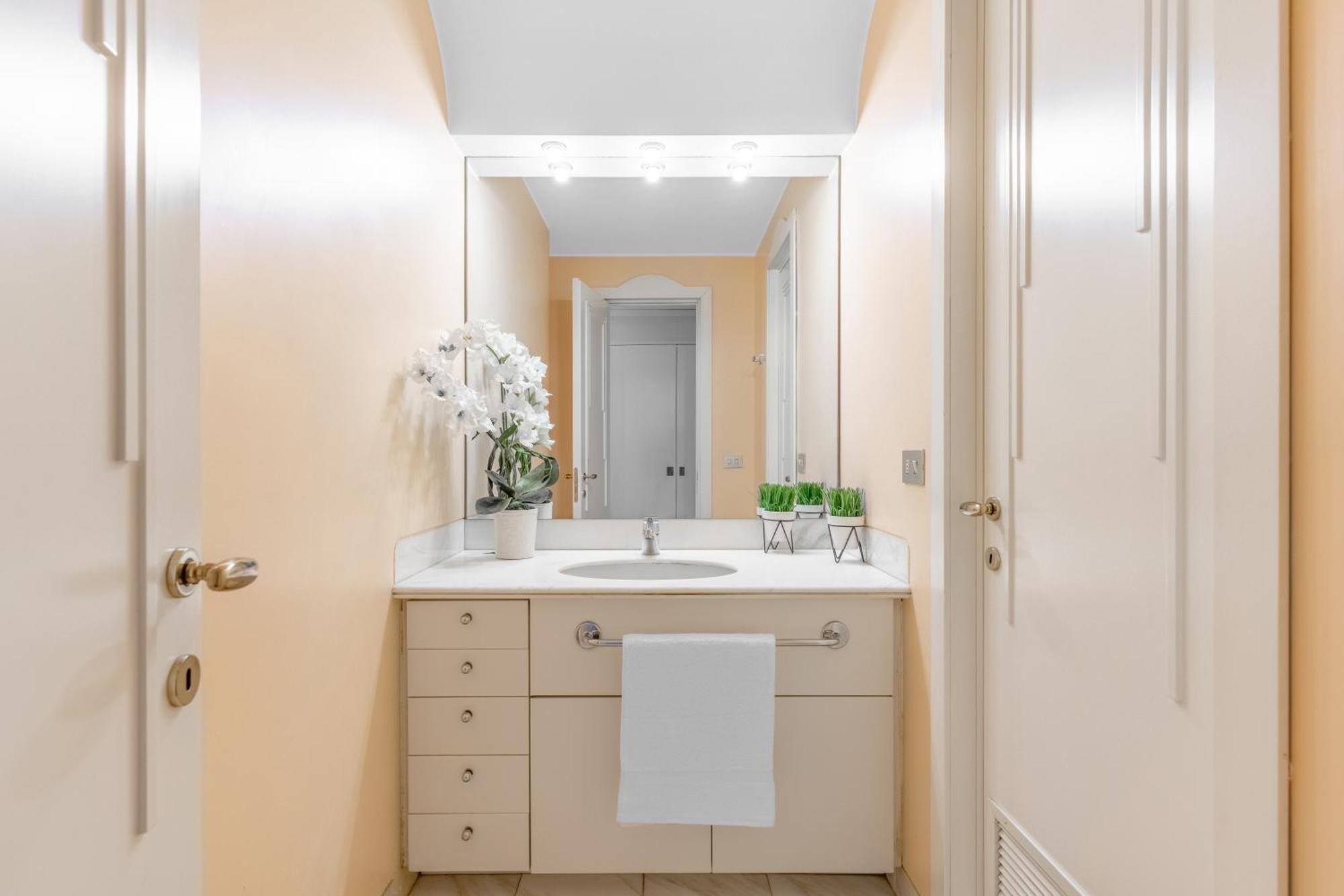 Central Luxurious Apartment Duomo A/C-Wi-Fi Free Milano Dış mekan fotoğraf