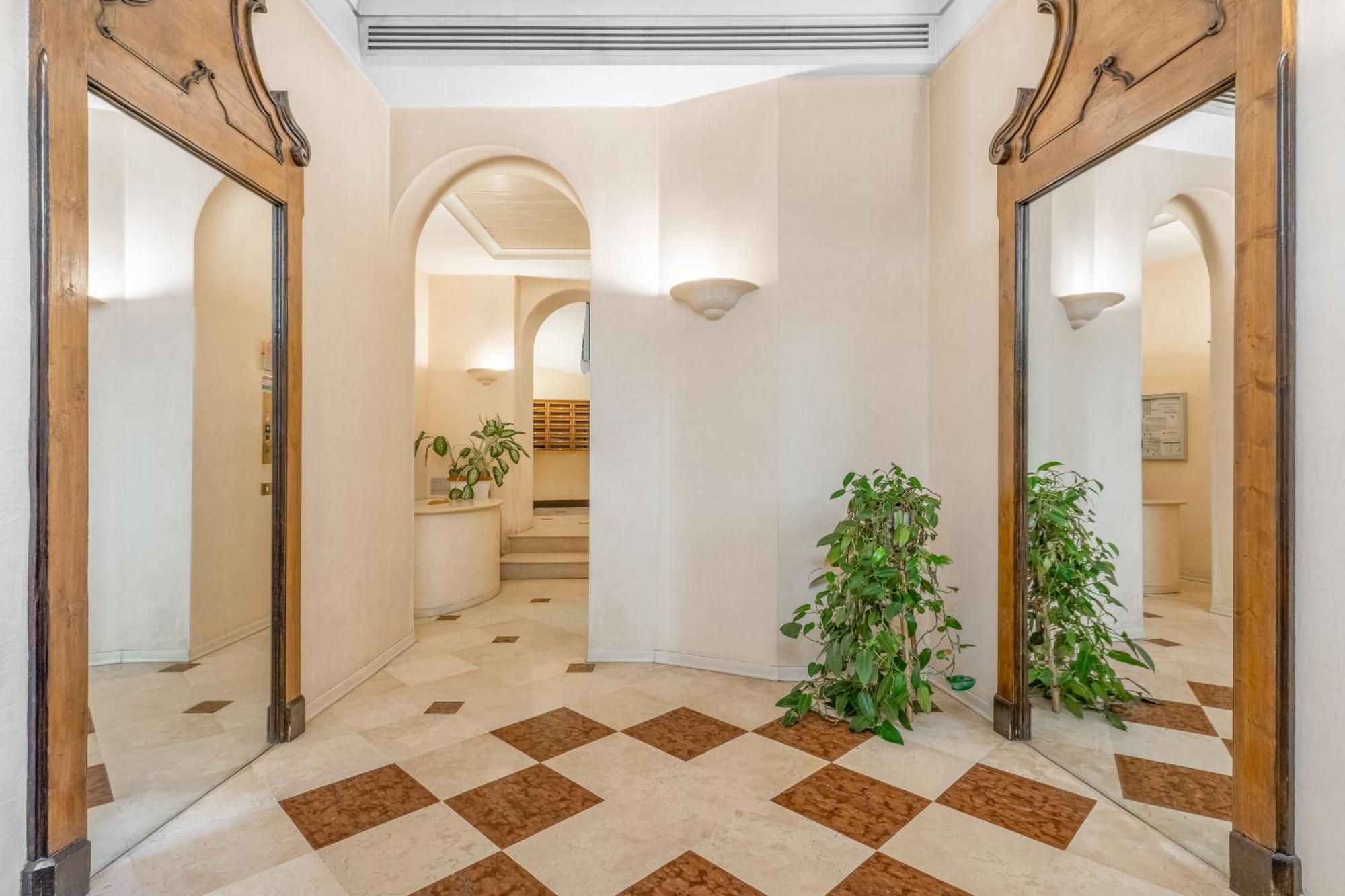 Central Luxurious Apartment Duomo A/C-Wi-Fi Free Milano Dış mekan fotoğraf